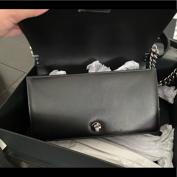 Chanel Medium Black Chevron Boy Bag Silver - Picture 4 of 15